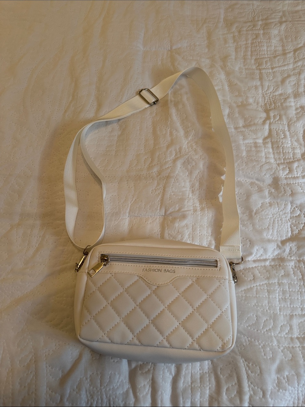 SHEIN White Quilted Crossbody Bag with Gold Hardware